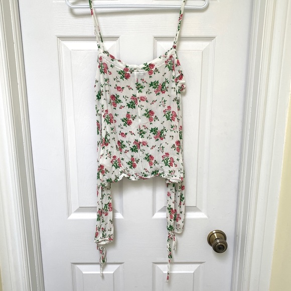 Kendall & Kylie Floral Off-The-Shoulder Top - Picture 5 of 7